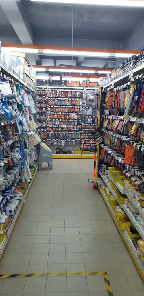 MR.DIY Labis